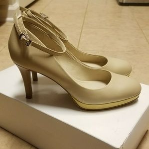 Ankle strap heels, sz 5.5